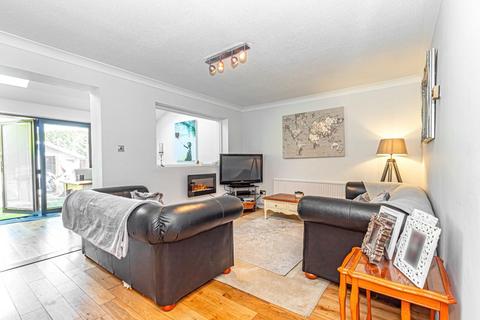 3 bedroom house for sale - Meadowbrook, Tring