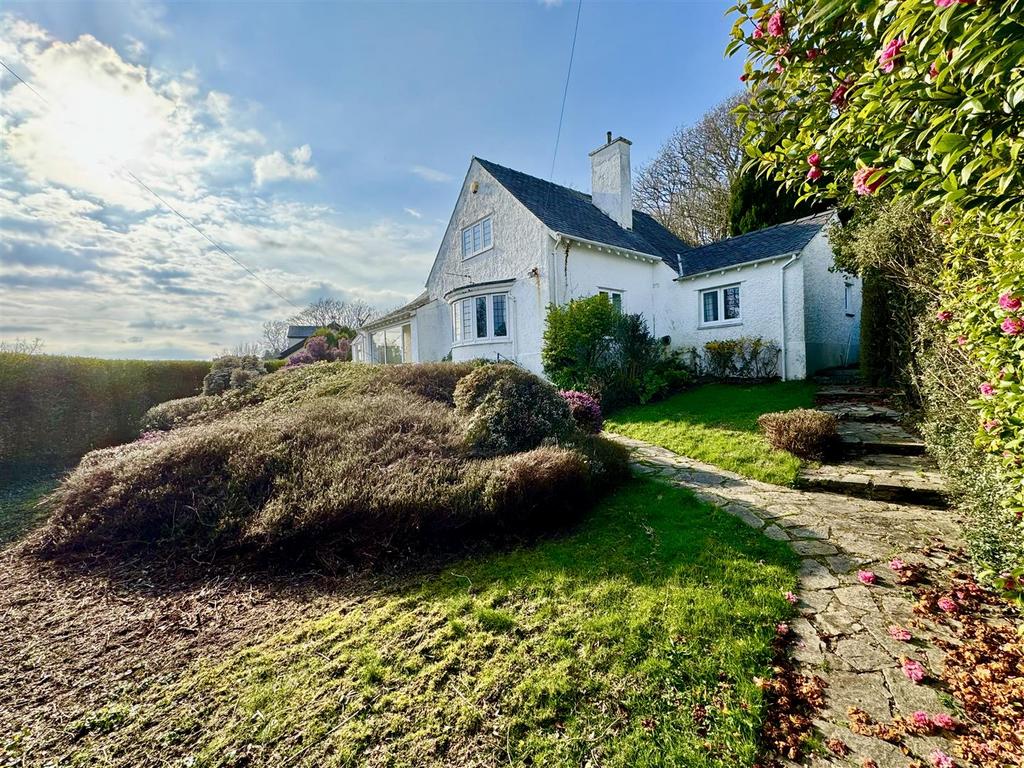 Lleyn Street, Pwllheli 3 bed detached house for sale £399,950