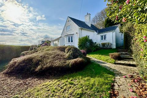 3 bedroom detached house for sale, Lleyn Street, Pwllheli