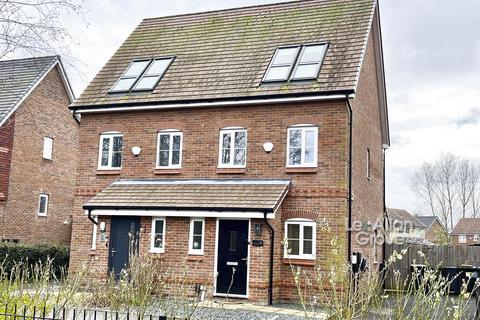 3 bedroom semi-detached house for sale, Pilkington Way, Cradley Heath