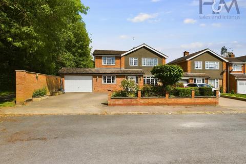 5 bedroom detached house for sale, Marlborough Road, Stevenage