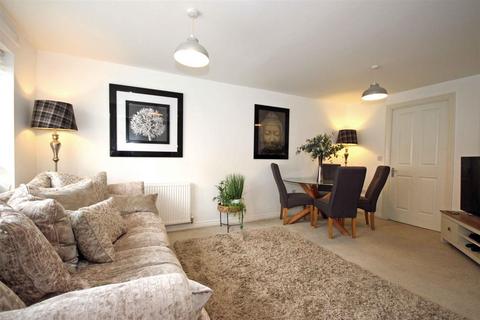 2 bedroom flat for sale, Turberville Place, Warwick