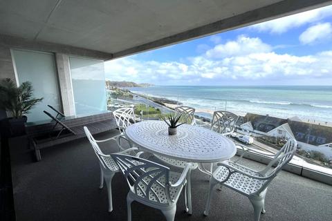 3 bedroom apartment to rent, Cliff Road, Falmouth