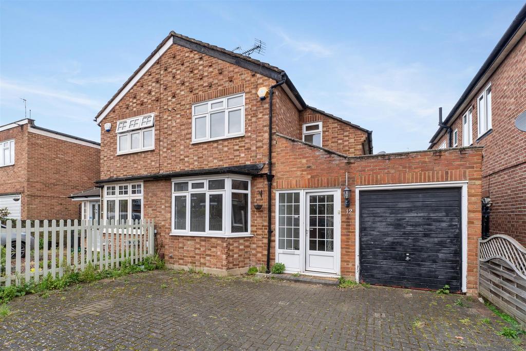 Wellington Road, Wanstead 2 bed semidetached house for sale £750,000