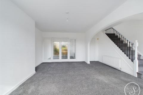 35 Alan Crescent, Leeds, LS15 0JA