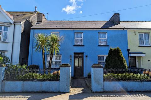 4 bedroom end of terrace house for sale, 65 High Street, Fishguard