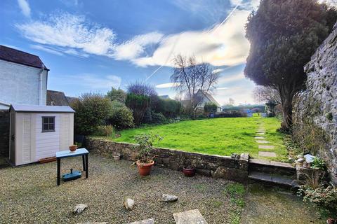 4 bedroom end of terrace house for sale, 65 High Street, Fishguard