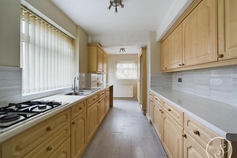 3 bedroom semi-detached house for sale - Knightsway, Leeds