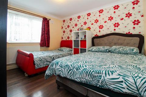3 bedroom house for sale, Holcombe Road, London