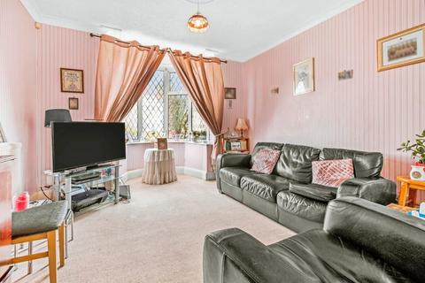 3 bedroom semi-detached house for sale - Melwood Grove, York