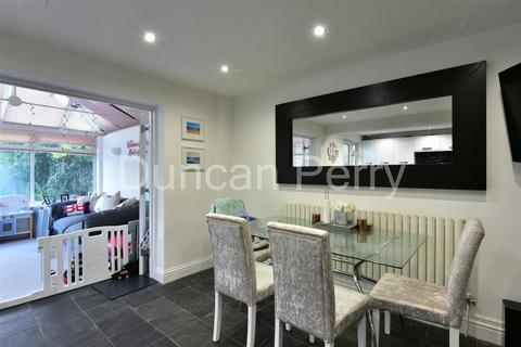18 Greville Close, Welham Green, Hatfield, AL9 7ED