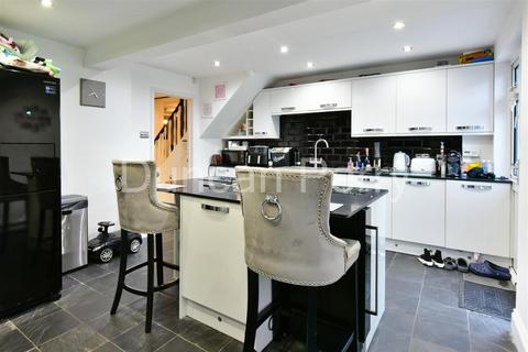 18 Greville Close, Welham Green, Hatfield, AL9 7ED