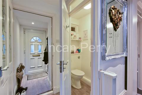 18 Greville Close, Welham Green, Hatfield, AL9 7ED