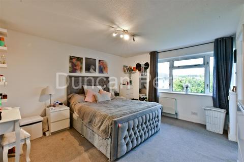 18 Greville Close, Welham Green, Hatfield, AL9 7ED