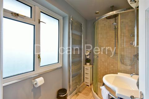 18 Greville Close, Welham Green, Hatfield, AL9 7ED
