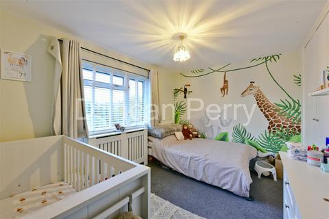 18 Greville Close, Welham Green, Hatfield, AL9 7ED