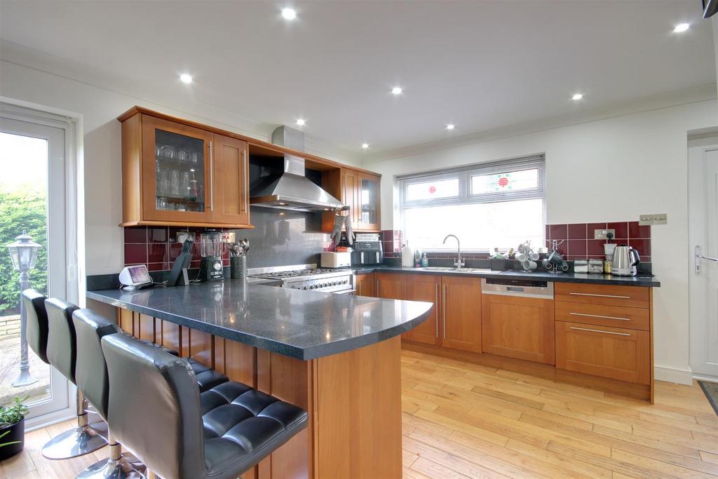 Modern living dining kitchen