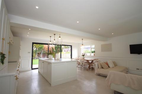 4 bedroom chalet for sale - Coombe Drove, Steyning, West Sussex