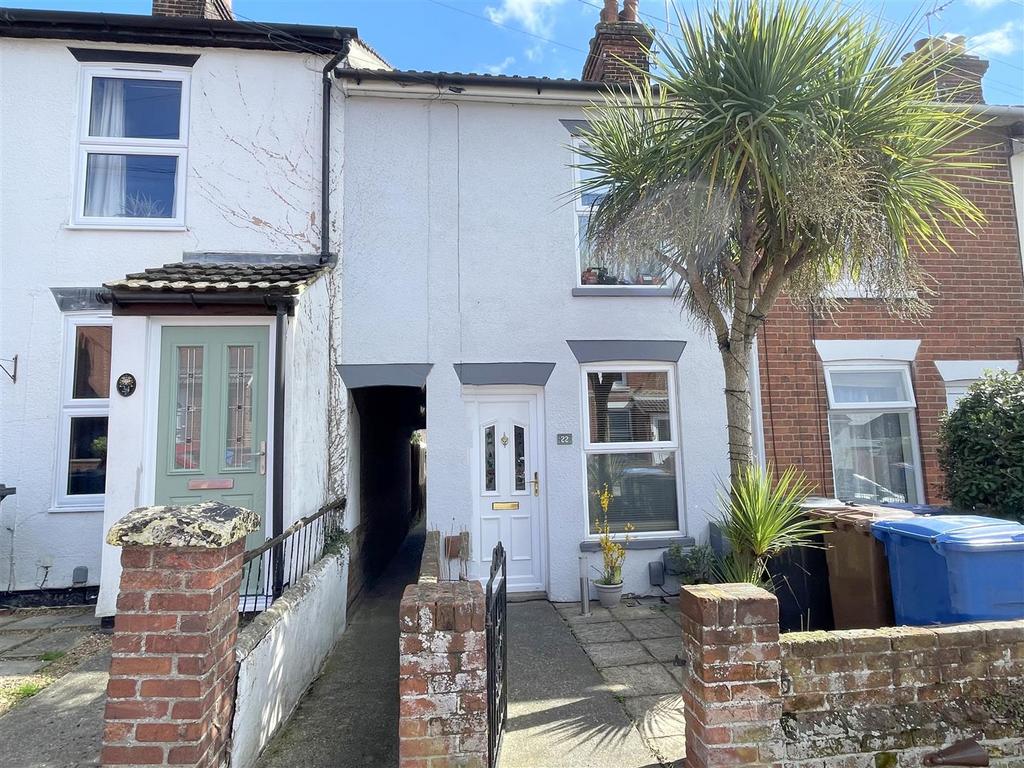 Waveney Road, Ipswich 2 bed terraced house for sale £150,000