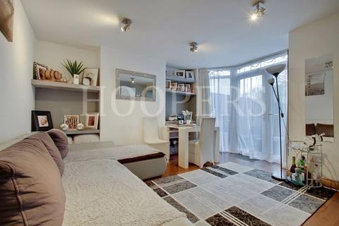 2 bedroom maisonette for sale, Vincent Gardens, London, NW2