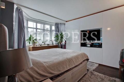 91 Vincent Gardens, London, NW2 7RH