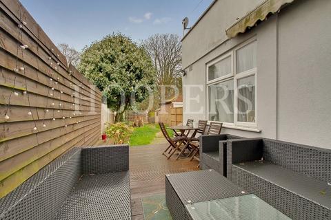 91 Vincent Gardens, London, NW2 7RH