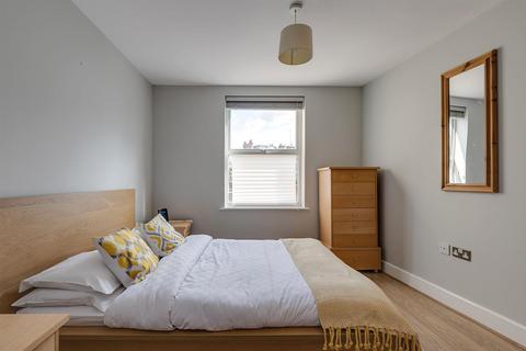 1 bedroom flat to rent - Mirasis Apartments, SW6