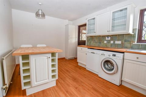 38 Broadlake Close, London Colney, St Albans, AL2 1NS