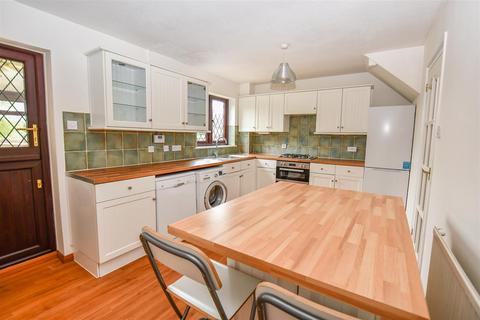 38 Broadlake Close, London Colney, St Albans, AL2 1NS
