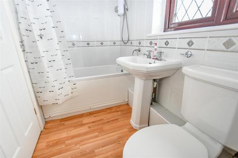 38 Broadlake Close, London Colney, St Albans, AL2 1NS