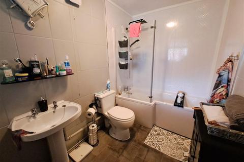 221 Heather Road, Birmingham, B10 9BE