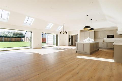 3 bedroom detached bungalow for sale, MEADOW VIEW, Epping Lane, Stapleford Tawney,