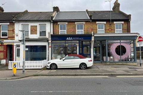 Shop to rent, Pelham Road South, Gravesend, Kent