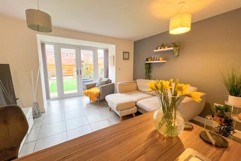4 bedroom semi-detached house for sale, Topiary Road, Nuneaton
