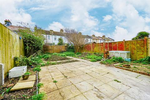 3 bedroom semi-detached house for sale, Bulverhythe Road, St. Leonards-On-Sea