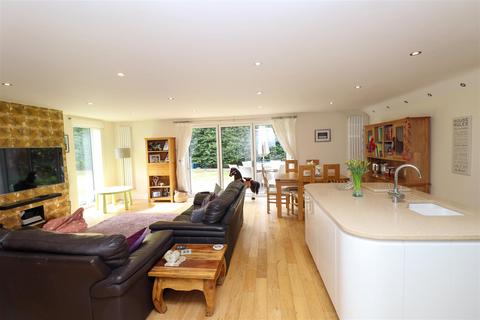 5 bedroom detached house for sale, Saddleback Way, Fleet GU51