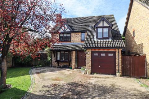 5 bedroom detached house for sale, Saddleback Way, Fleet GU51