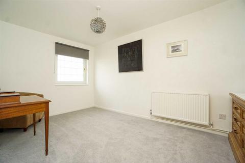 33 Denham Close, St Leonards-on-sea, TN38 9RS