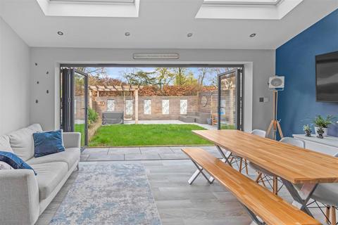75 Meadowfields Drive, York, YO31 9HW