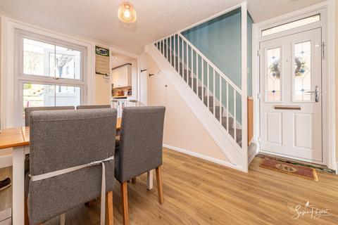 2 bedroom end of terrace house for sale, Clatterford Road, Newport