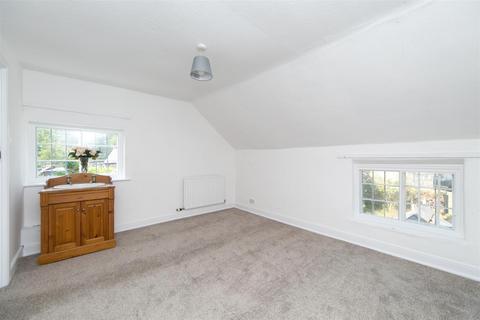 2 bedroom cottage for sale, Oakhurst Road, Oswestry