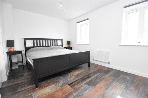 34 Athelstan Crescent, Rochford, SS4 1GY
