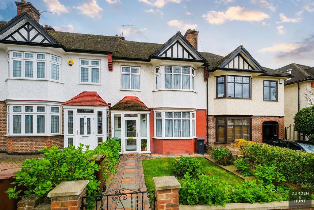 Hurst Avenue, Chingford, E4 3 bed terraced house for sale £500,000