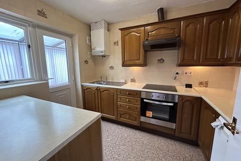 2 bedroom detached bungalow to rent, HALESOWEN - Brades Close