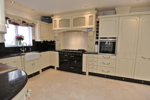 7 bedroom detached house for sale, Clarendon Road, Ashford TW15