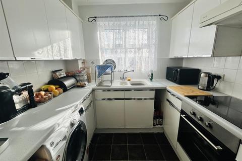 2 bedroom apartment for sale, Quebec Close, Eastbourne BN23