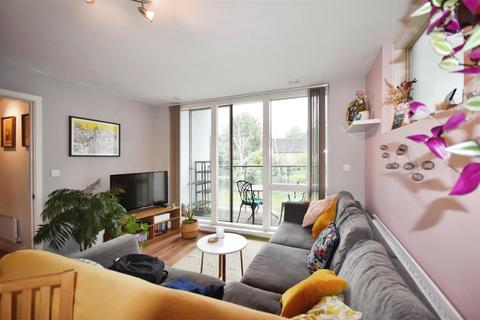 2 bedroom flat for sale, Clayponds Lane, Brentford