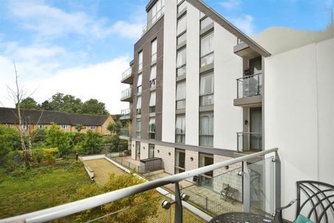 2 bedroom flat for sale, Clayponds Lane, Brentford