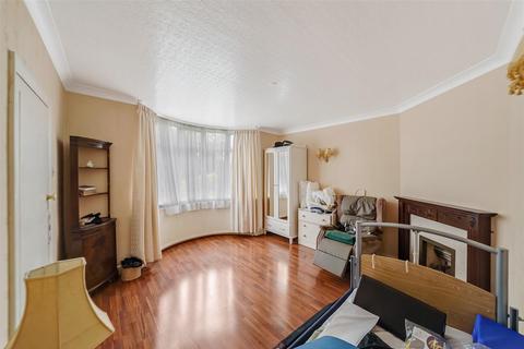 24 Dale View Avenue, London, E4 6PL