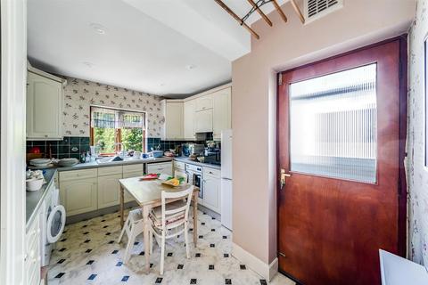 24 Dale View Avenue, London, E4 6PL